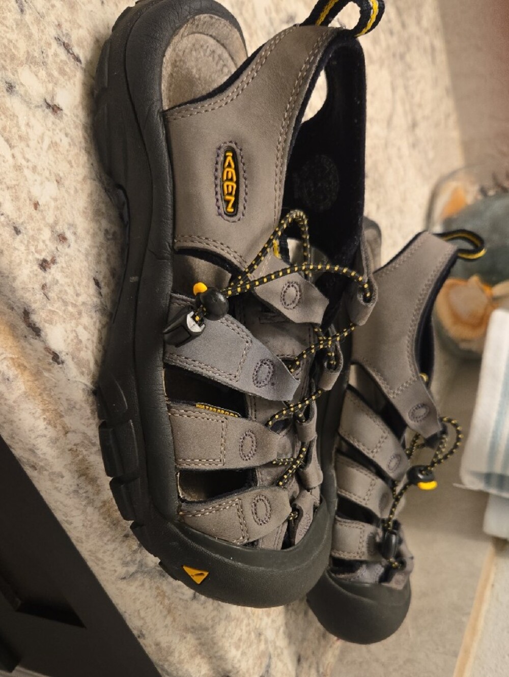 Keen Woman's Newport Sandals Size 7.5 - Picture 2 of 12